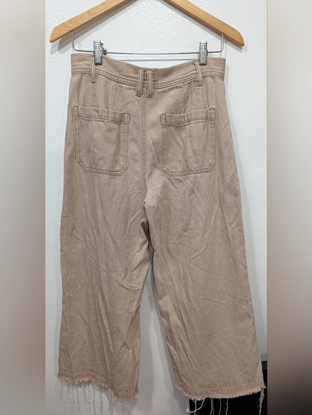 Sincerly Jules Soft Pink Cropped Wide-Leg Frayed Hem Jeans - Picture 8 of 10
